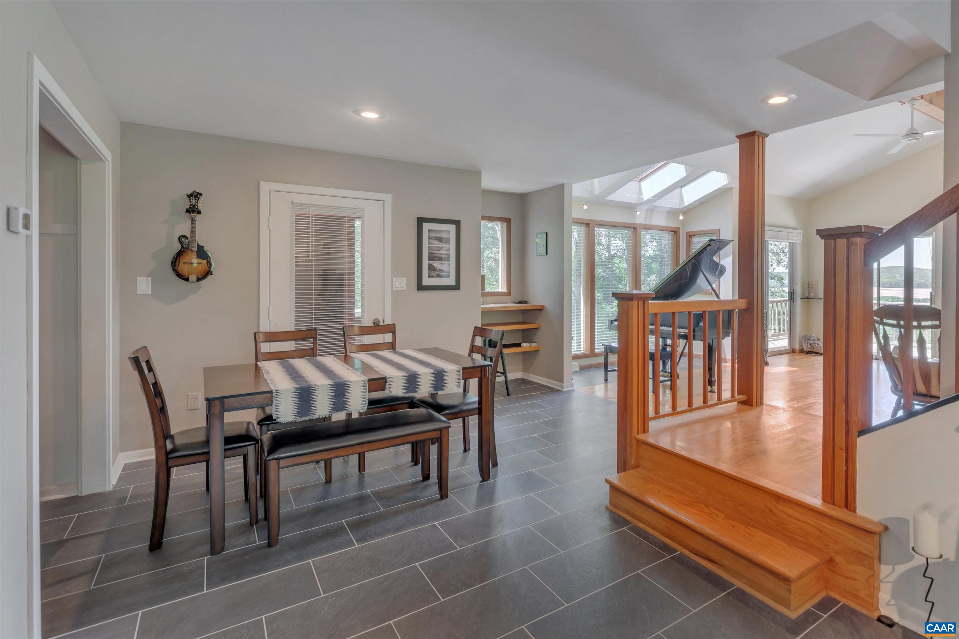299 HORSLEY LN