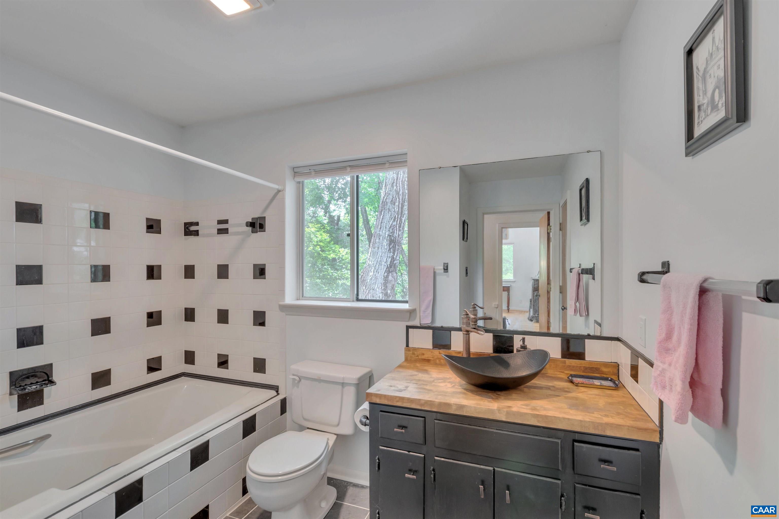 299 HORSLEY LN