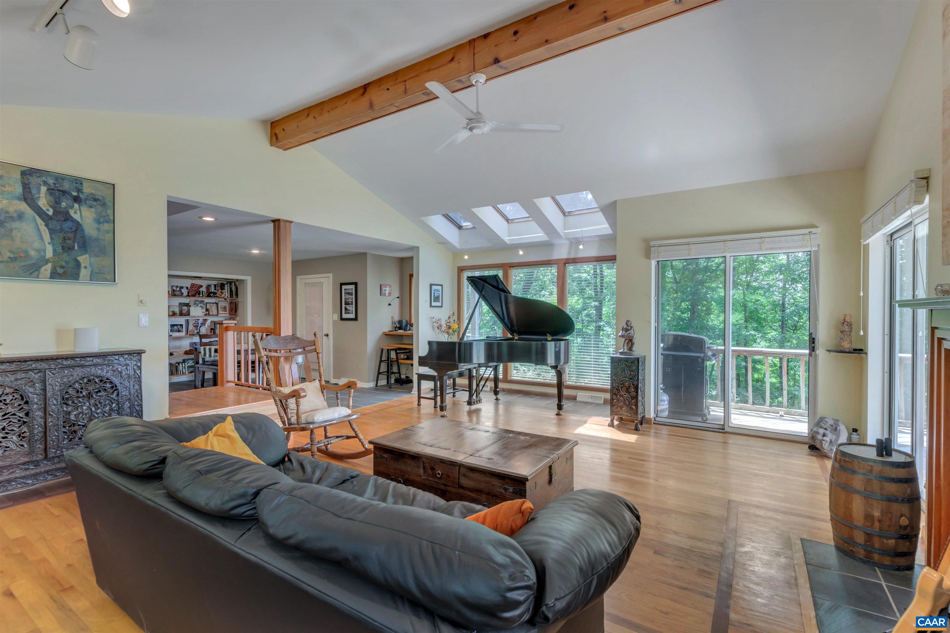 299 HORSLEY LN