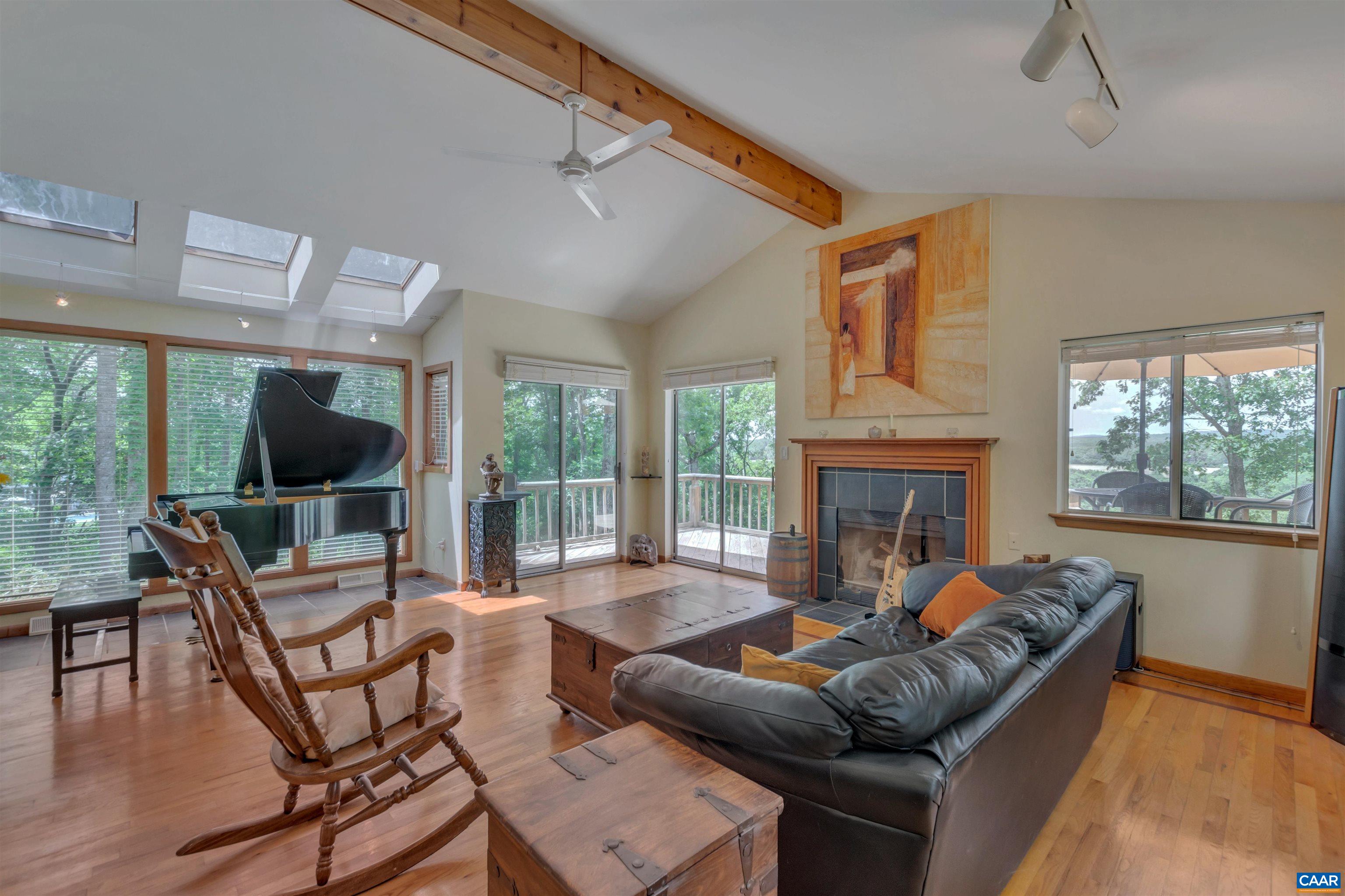 299 HORSLEY LN