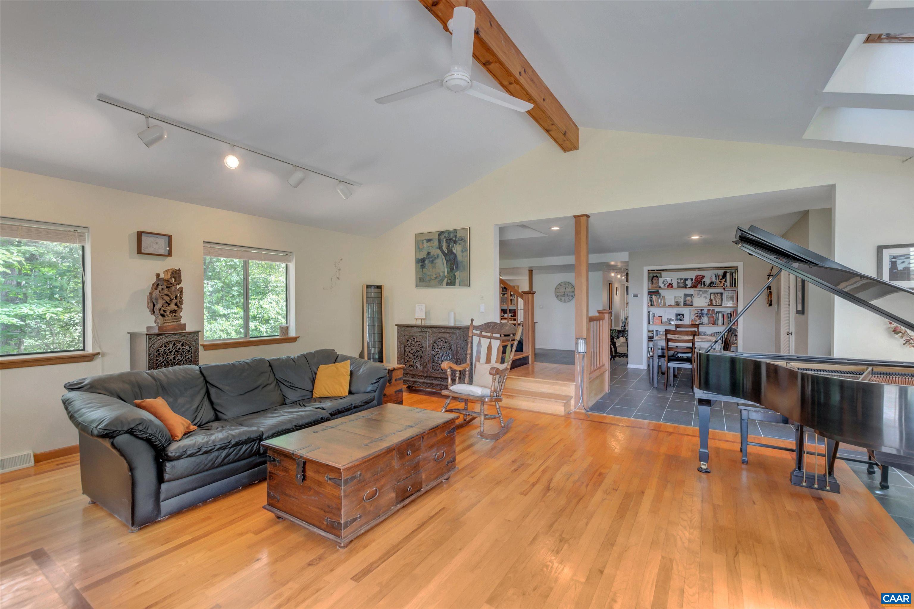 299 HORSLEY LN