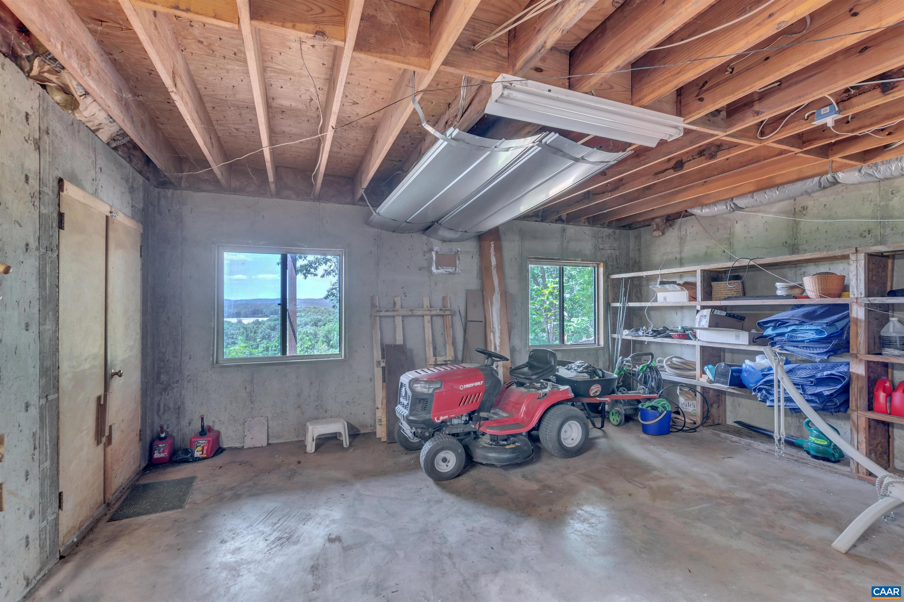 299 HORSLEY LN
