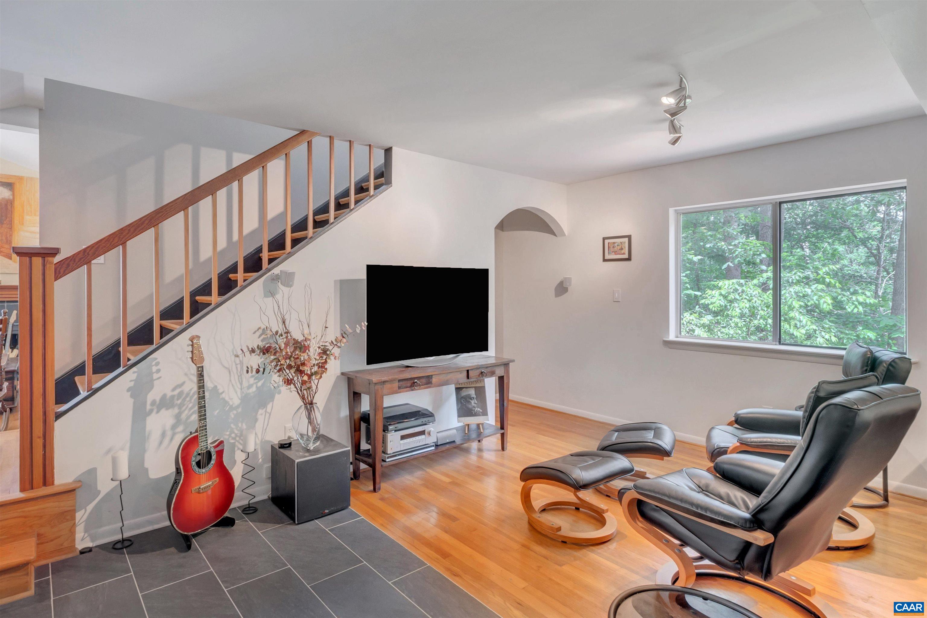 299 HORSLEY LN