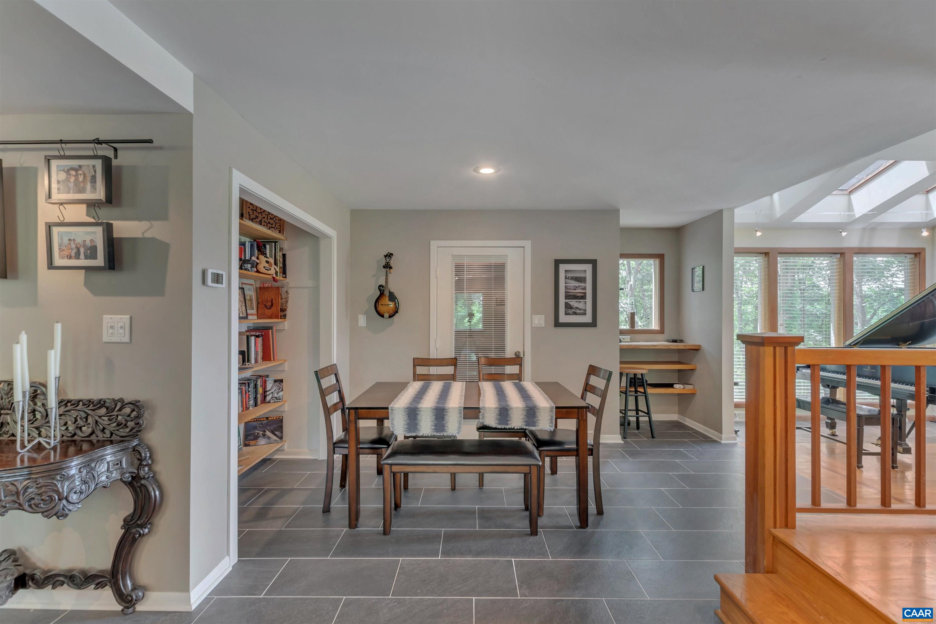 299 HORSLEY LN