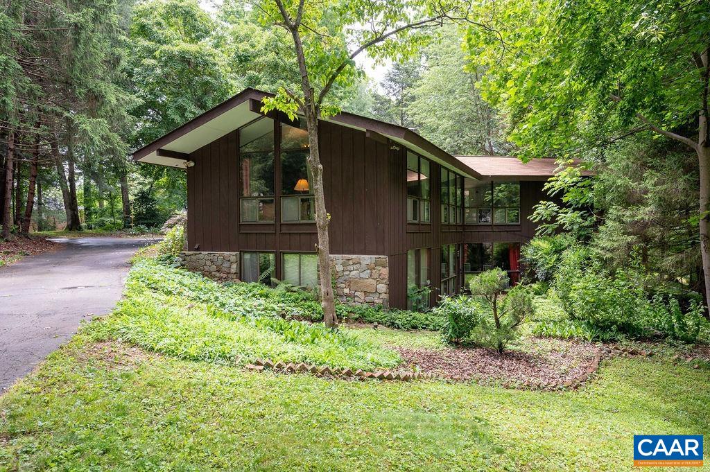 7 VINCENNES CT