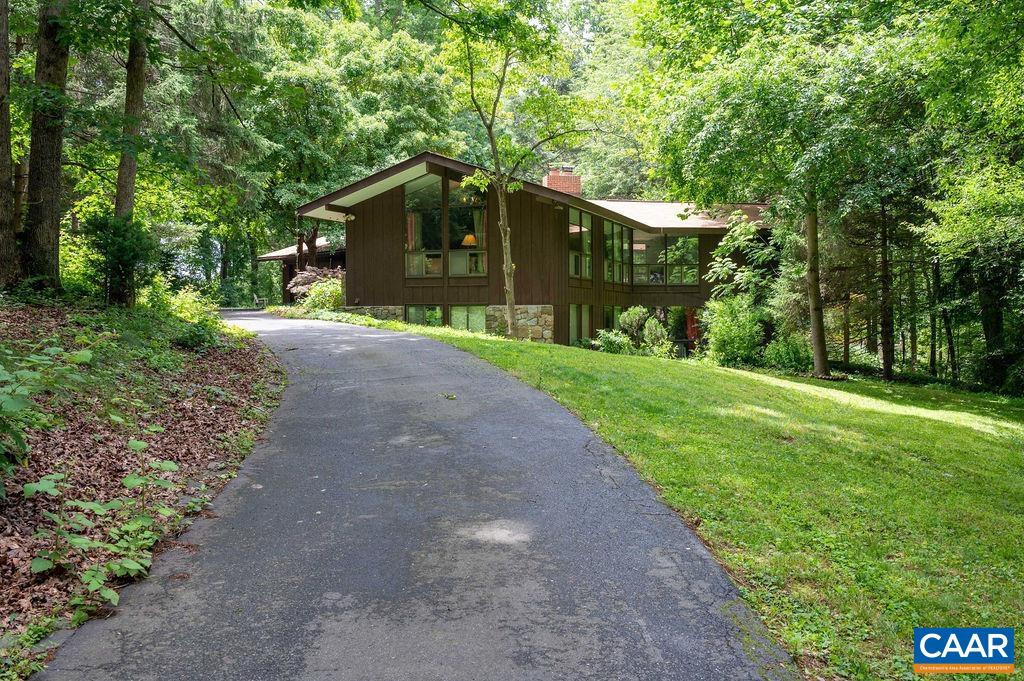 7 VINCENNES CT