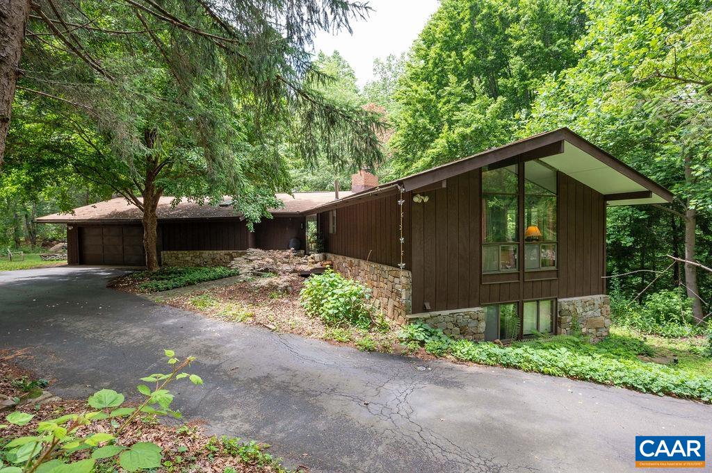 7 VINCENNES CT