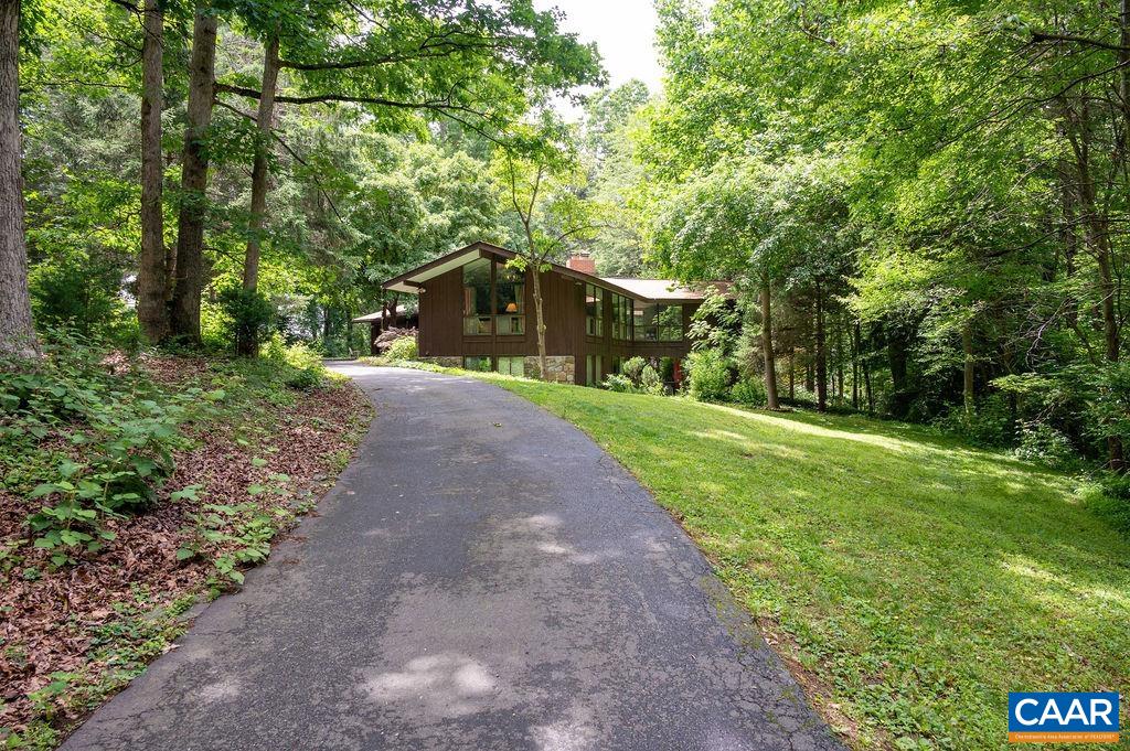 7 VINCENNES CT