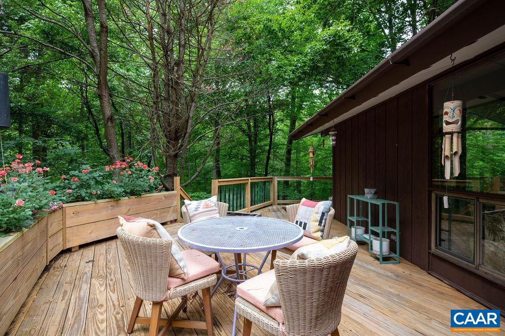 7 VINCENNES CT