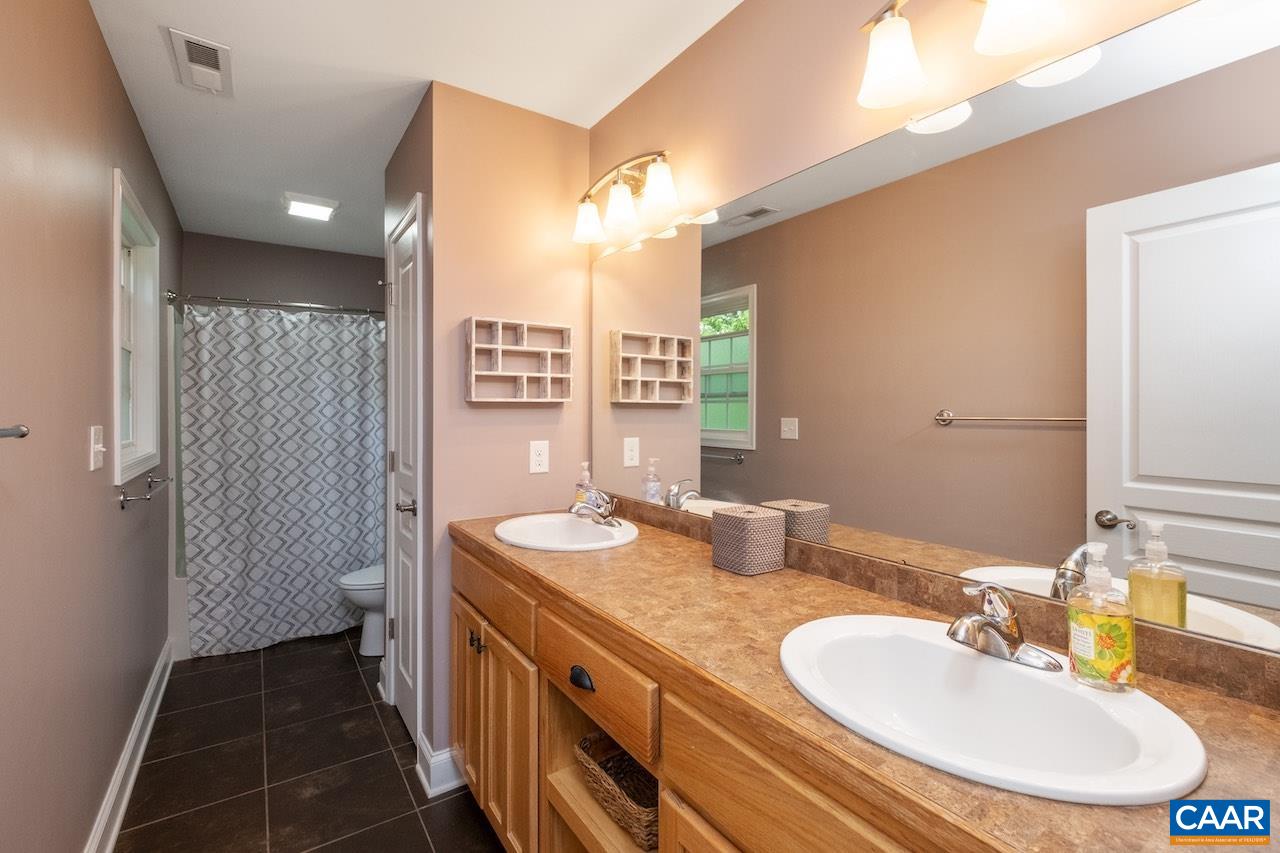 2039 HOWARDSVILLE TPKE