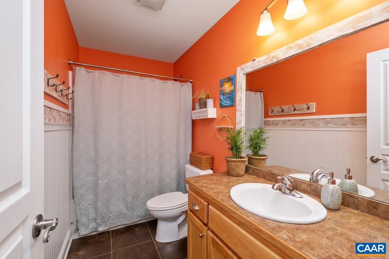 2039 HOWARDSVILLE TPKE