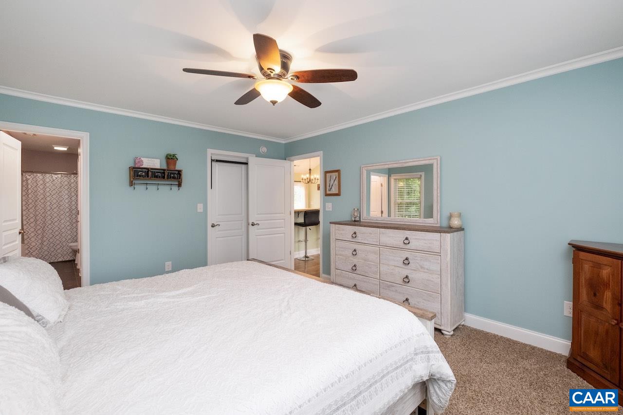 2039 HOWARDSVILLE TPKE