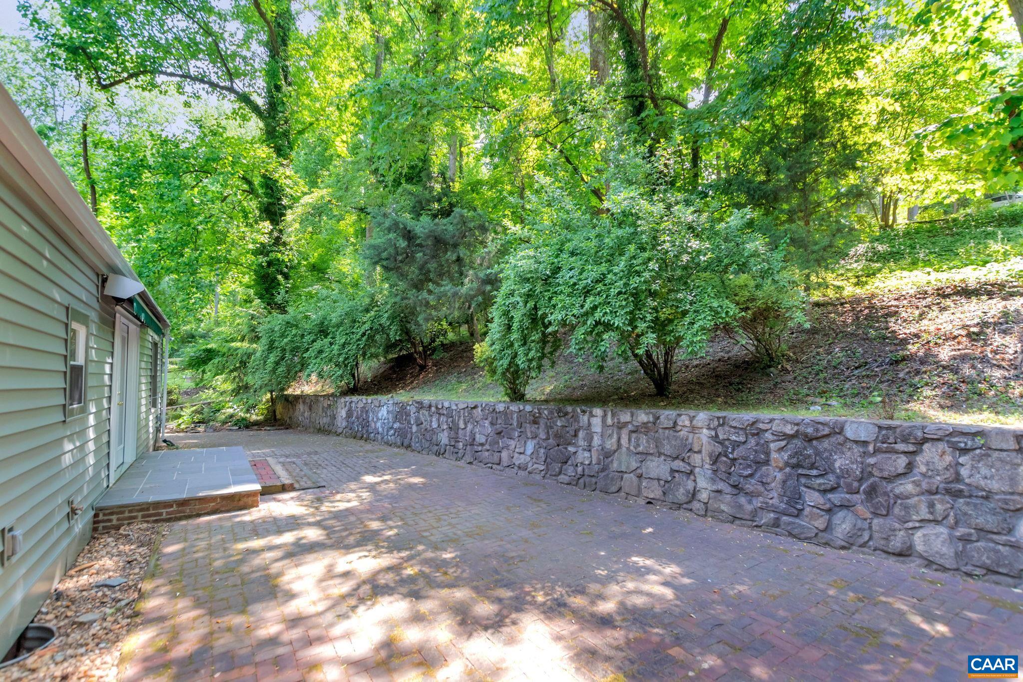 1829 BRANDYWINE DR