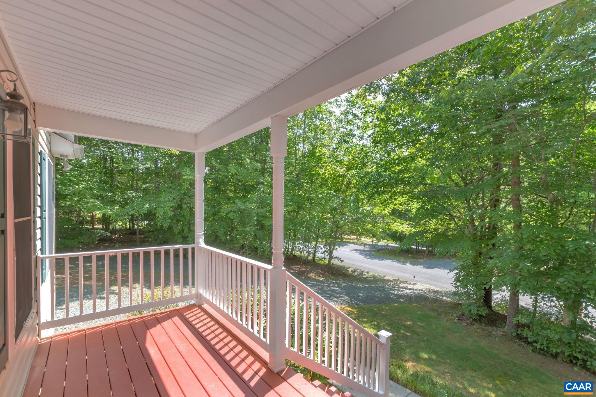 33 JENNINGS DR