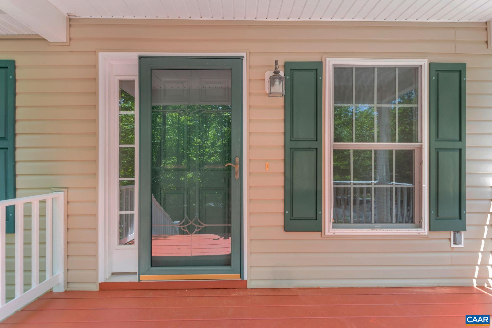 33 JENNINGS DR