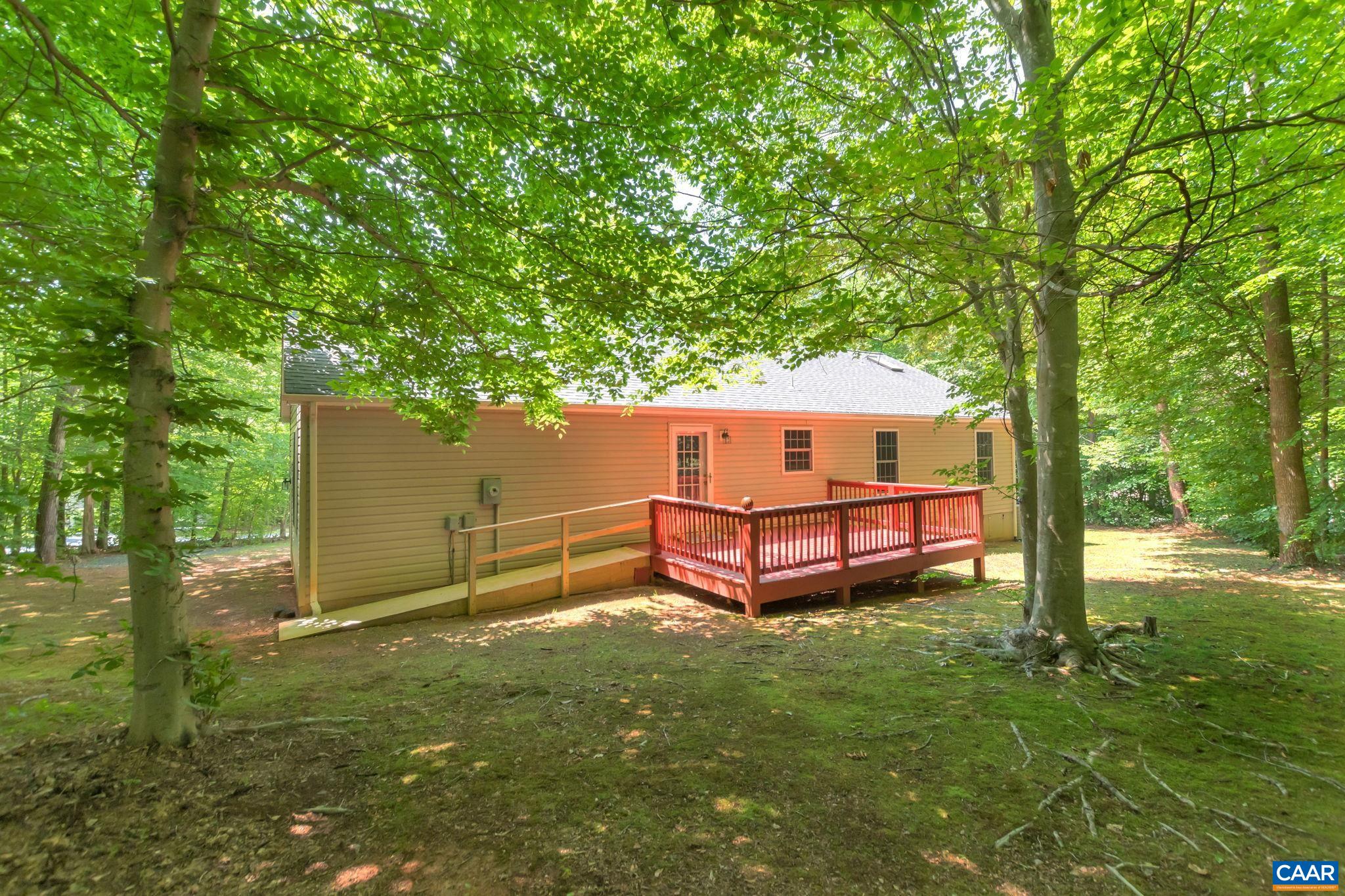 33 JENNINGS DR