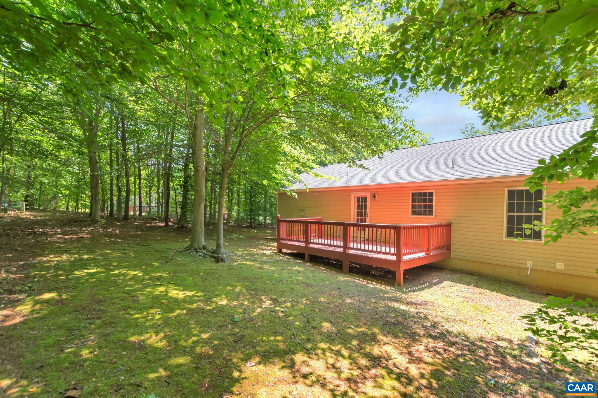 33 JENNINGS DR