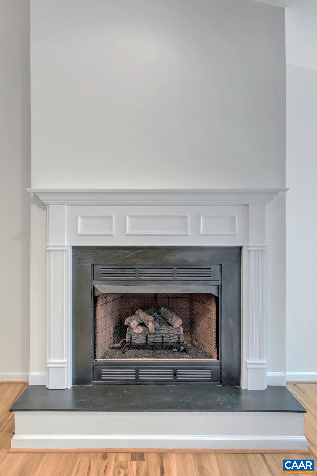 33 JENNINGS DR