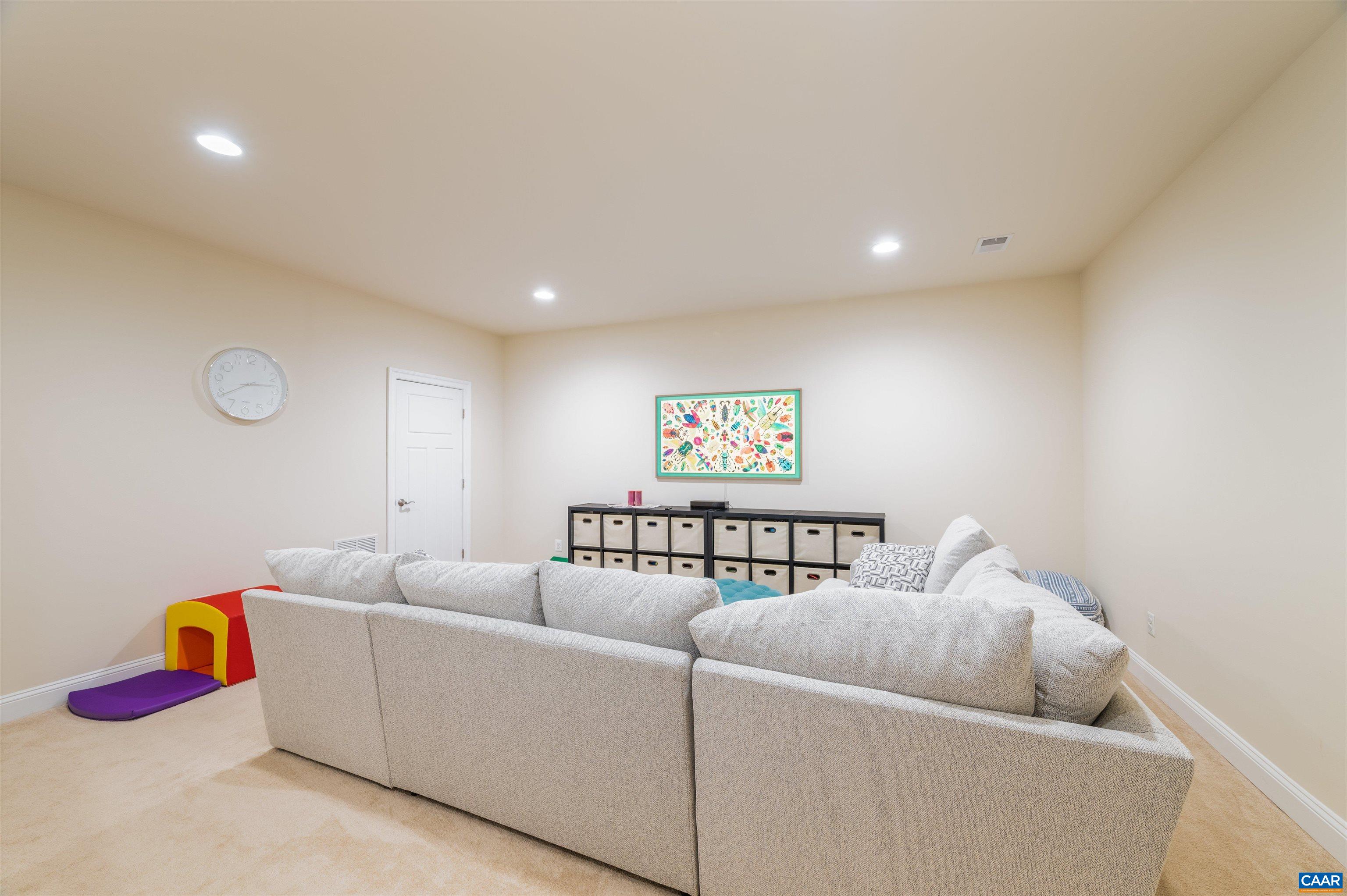 2940 TEMPLEHOF CT