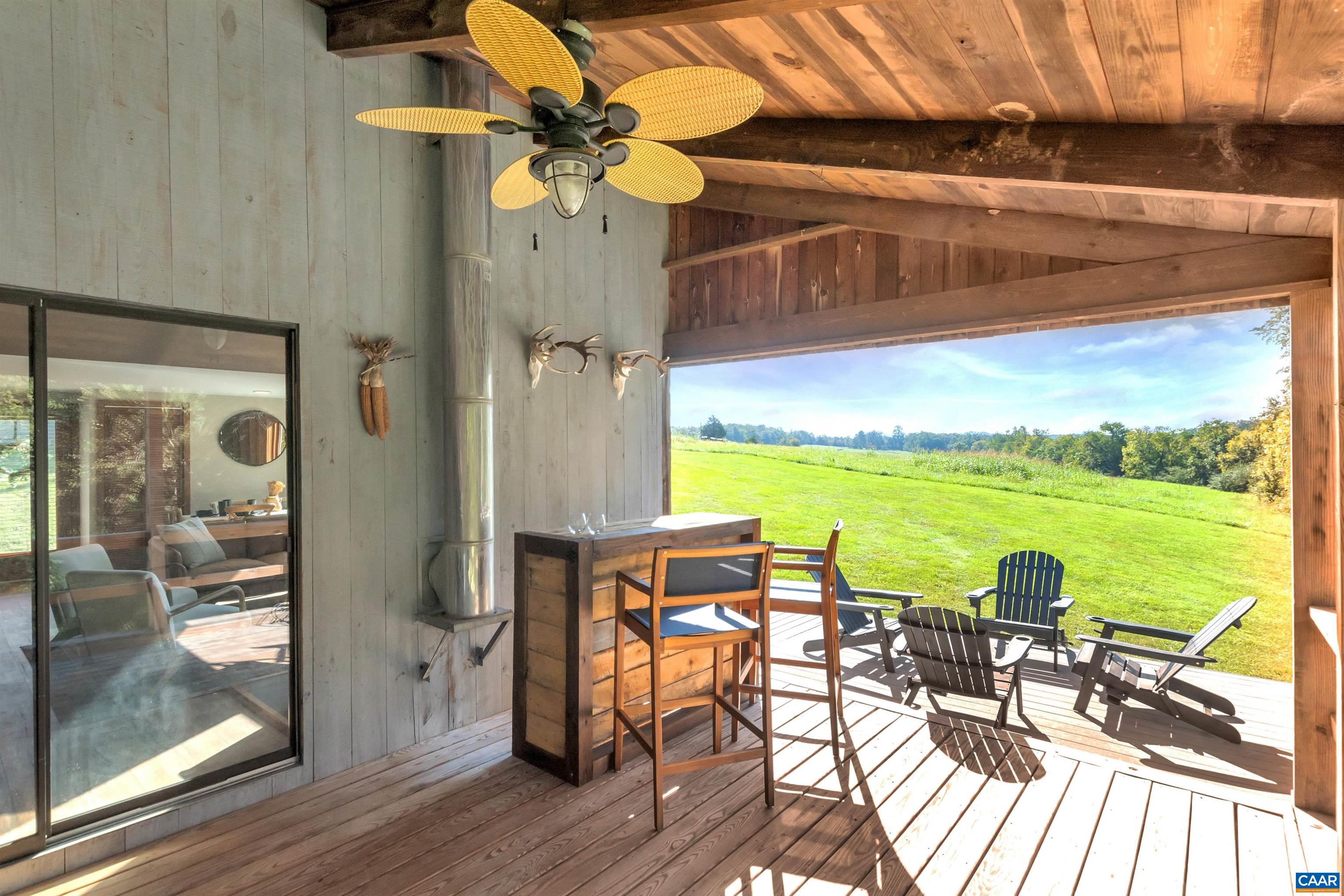 48 MEADOW LN