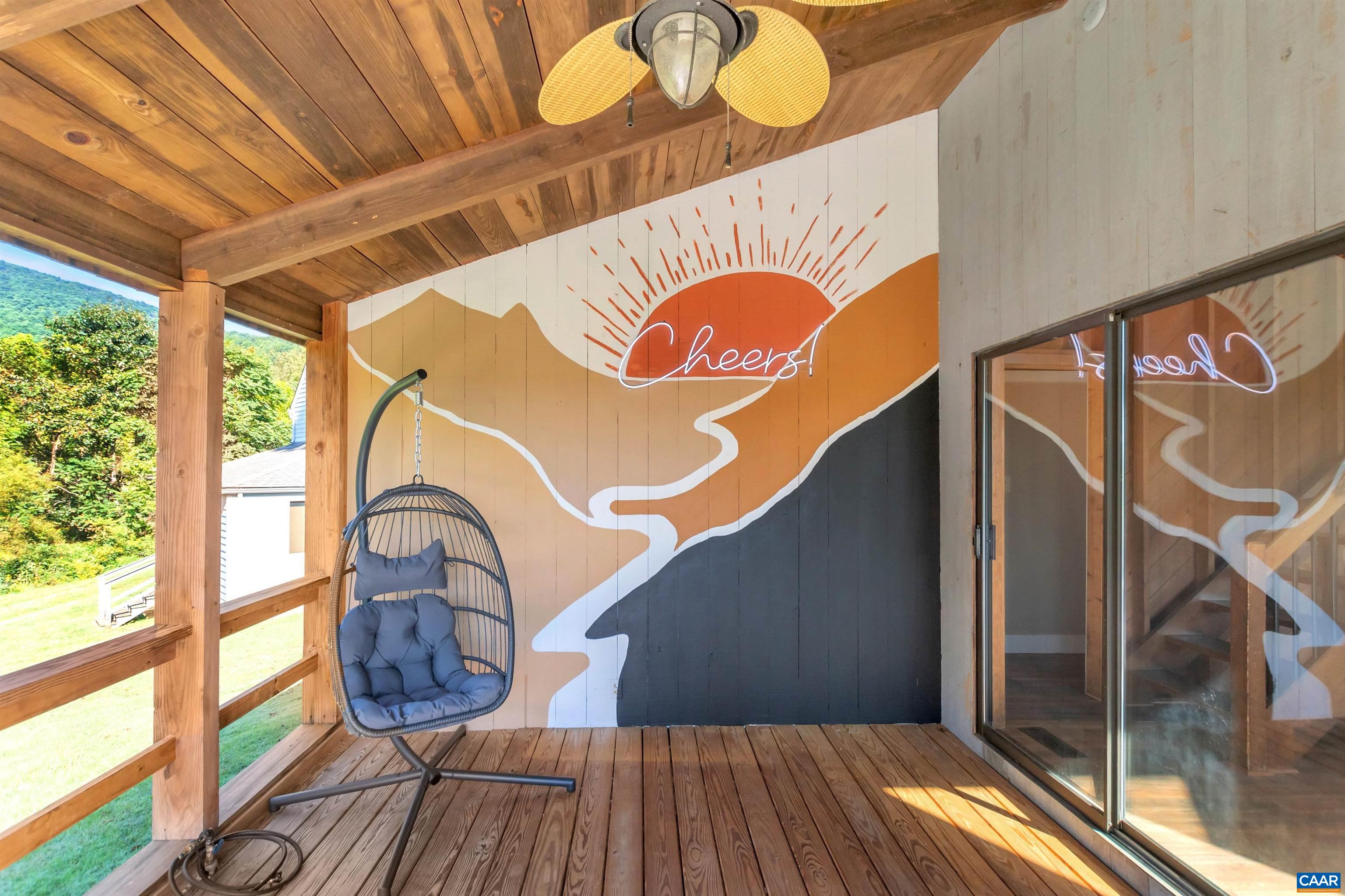 48 MEADOW LN