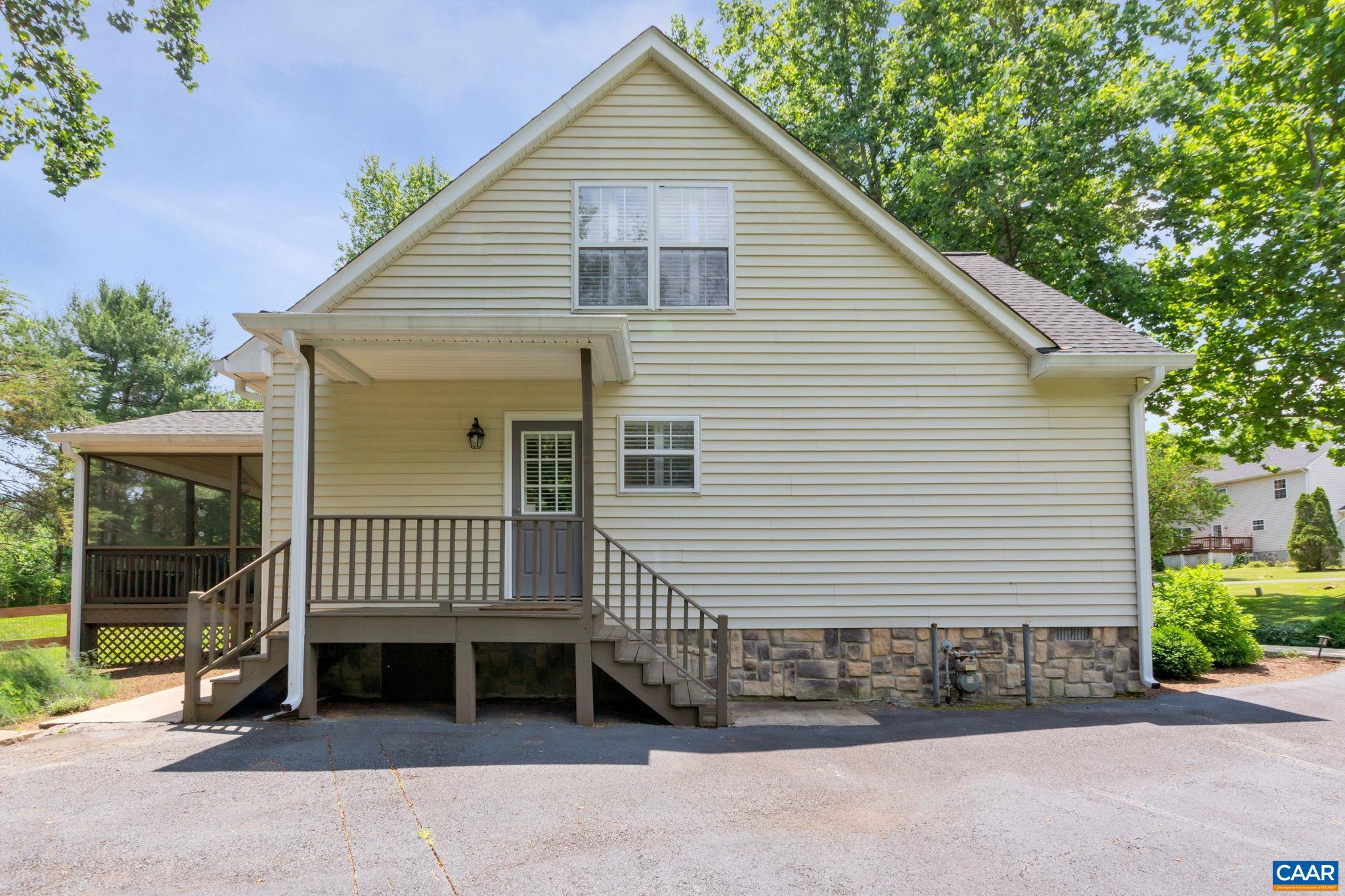 161 LARKSPUR CT