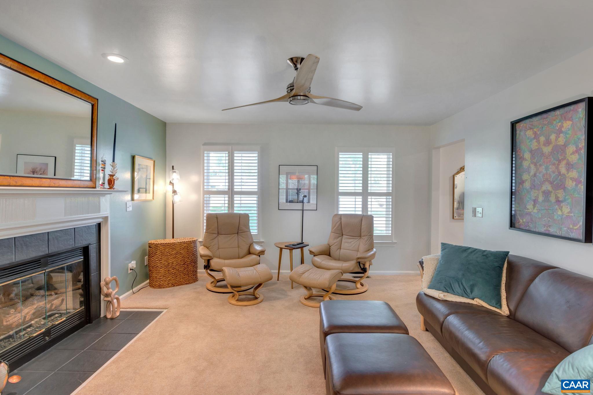 161 LARKSPUR CT