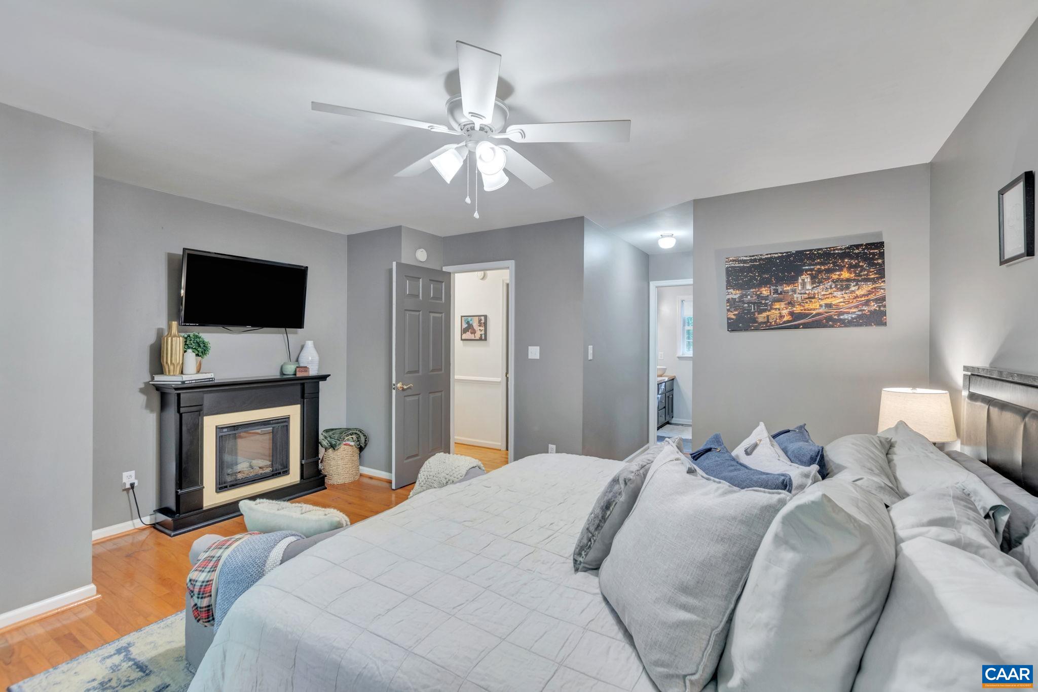 9 COLONIAL RD