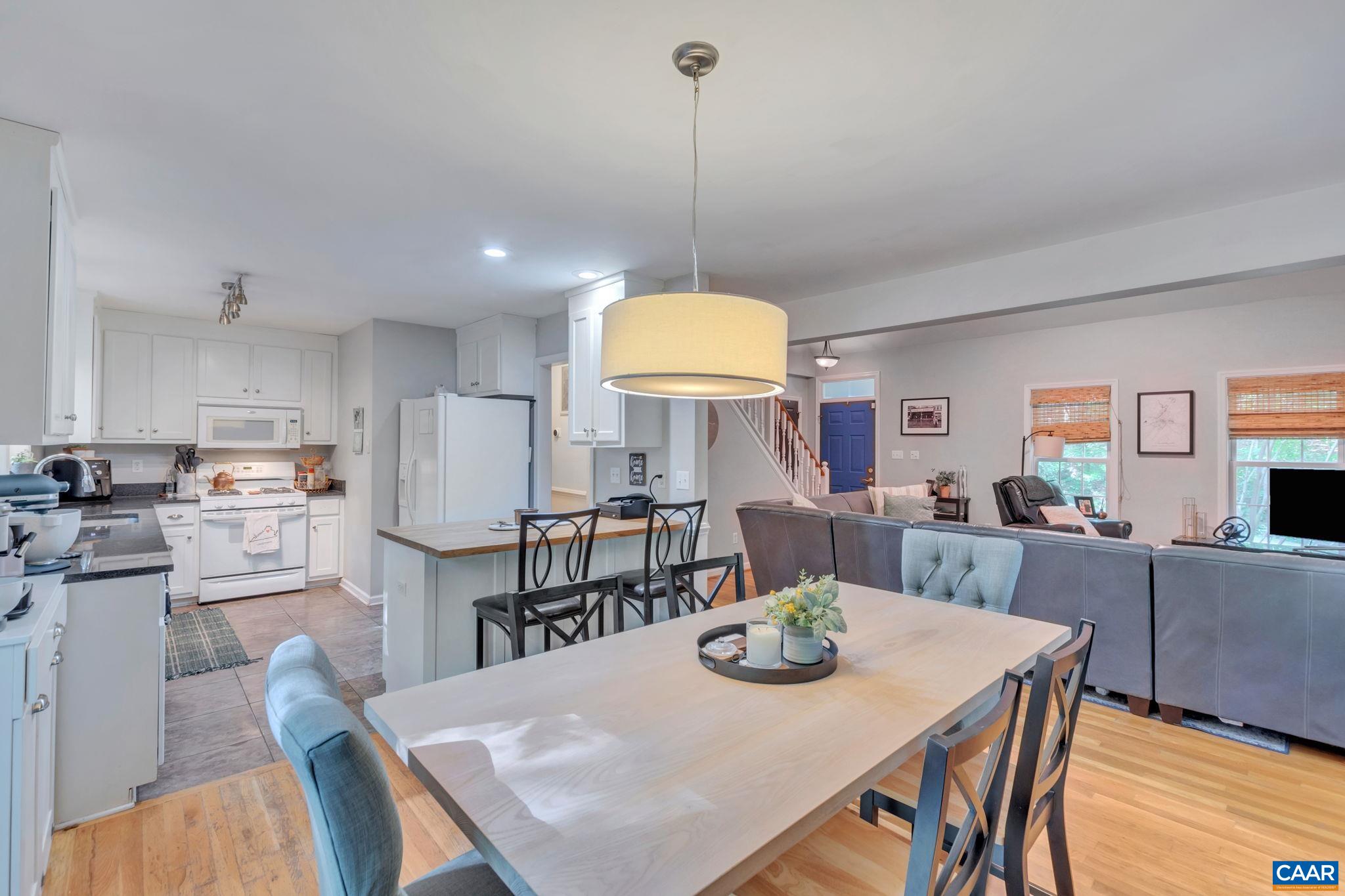 9 COLONIAL RD