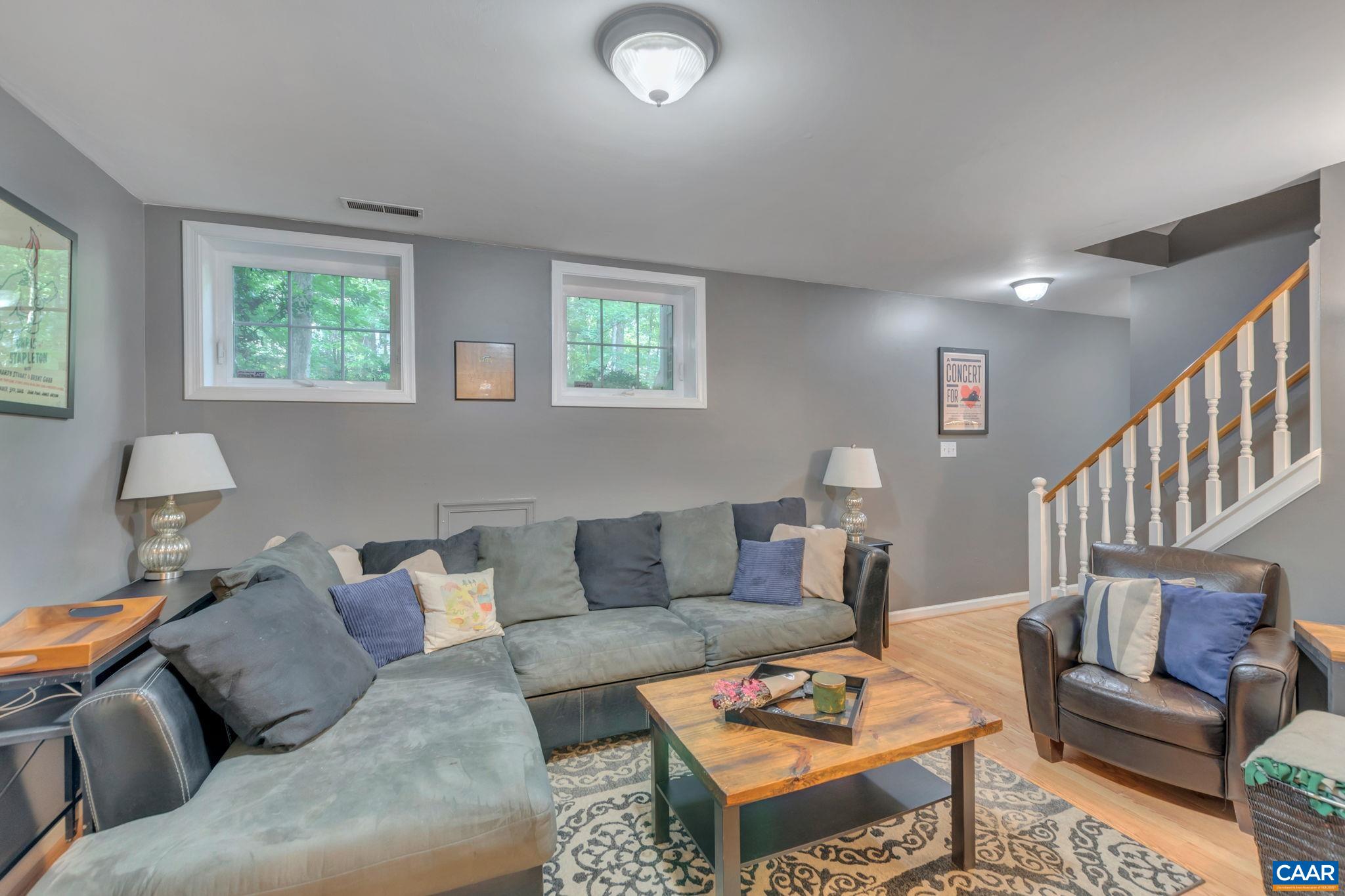 9 COLONIAL RD