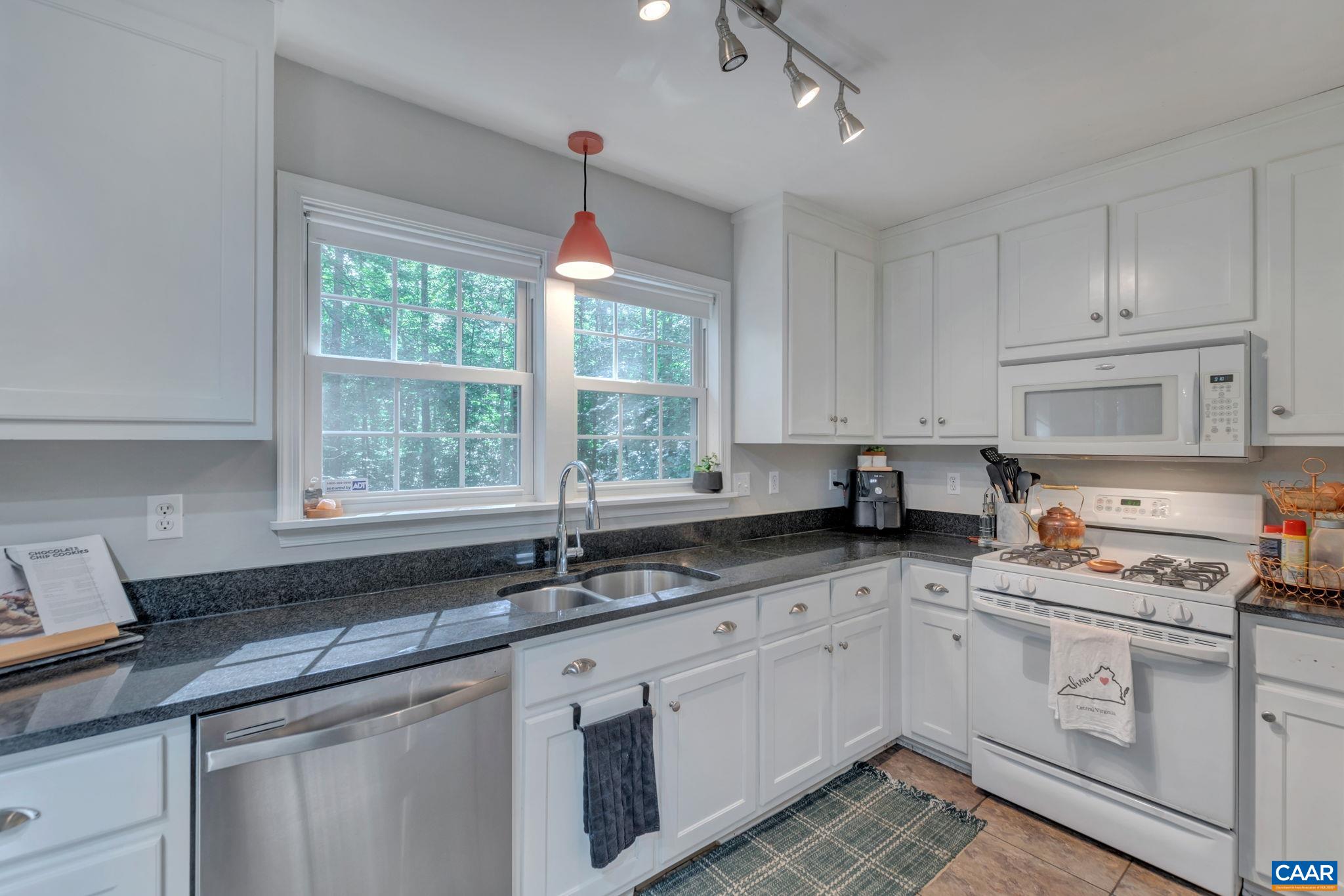 9 COLONIAL RD