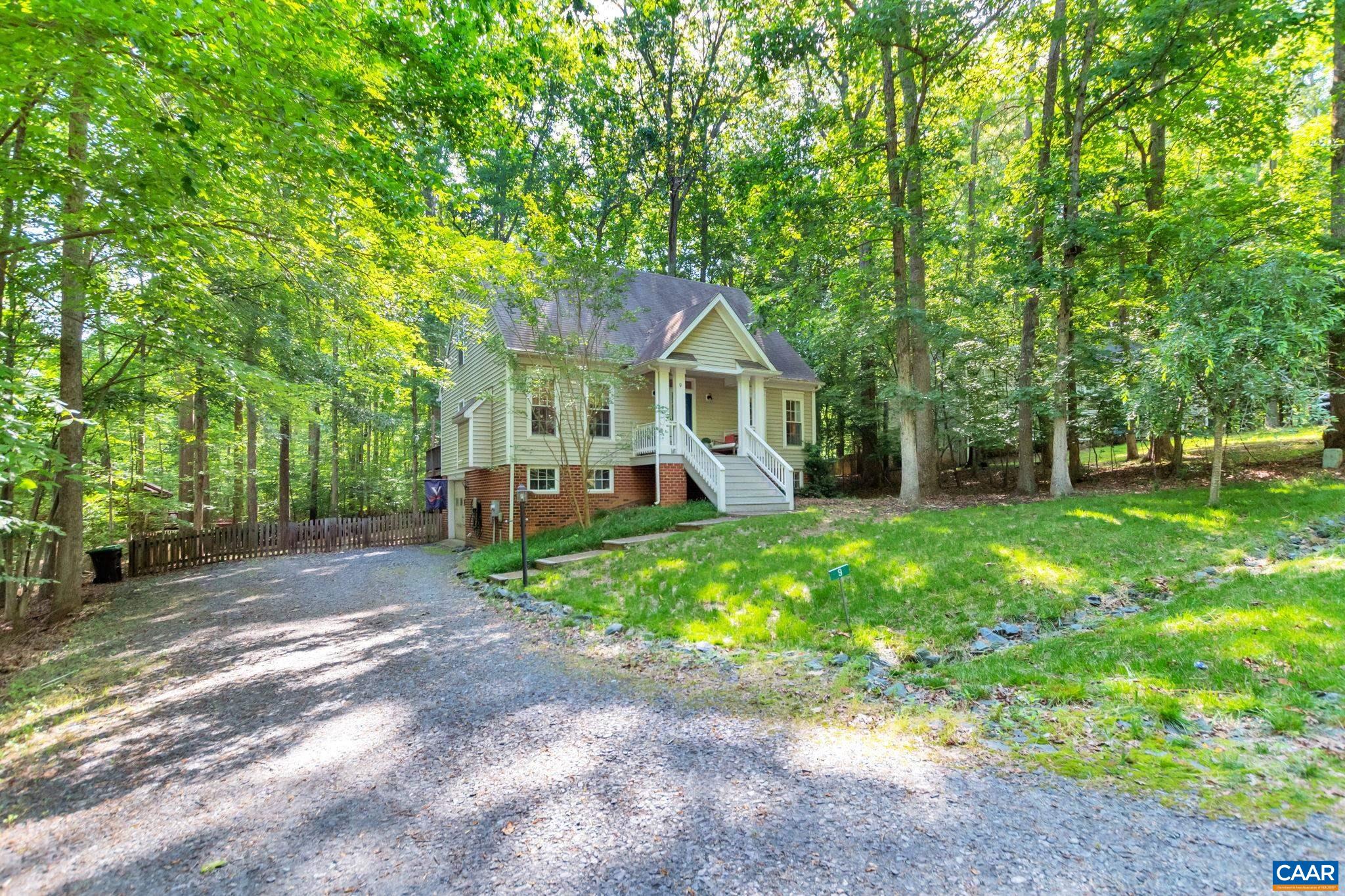 9 COLONIAL RD