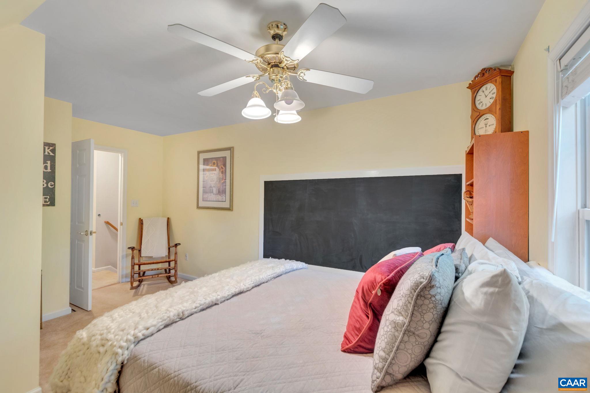 9 COLONIAL RD