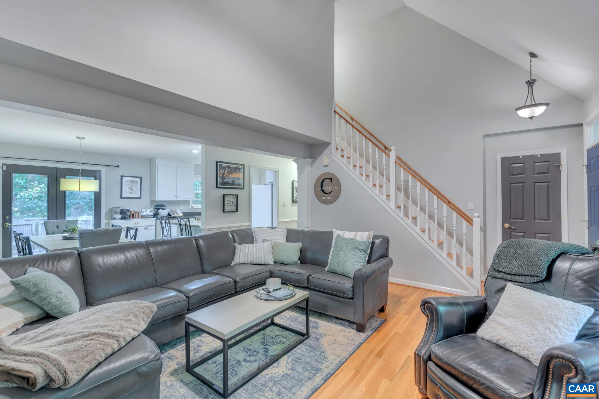 9 COLONIAL RD