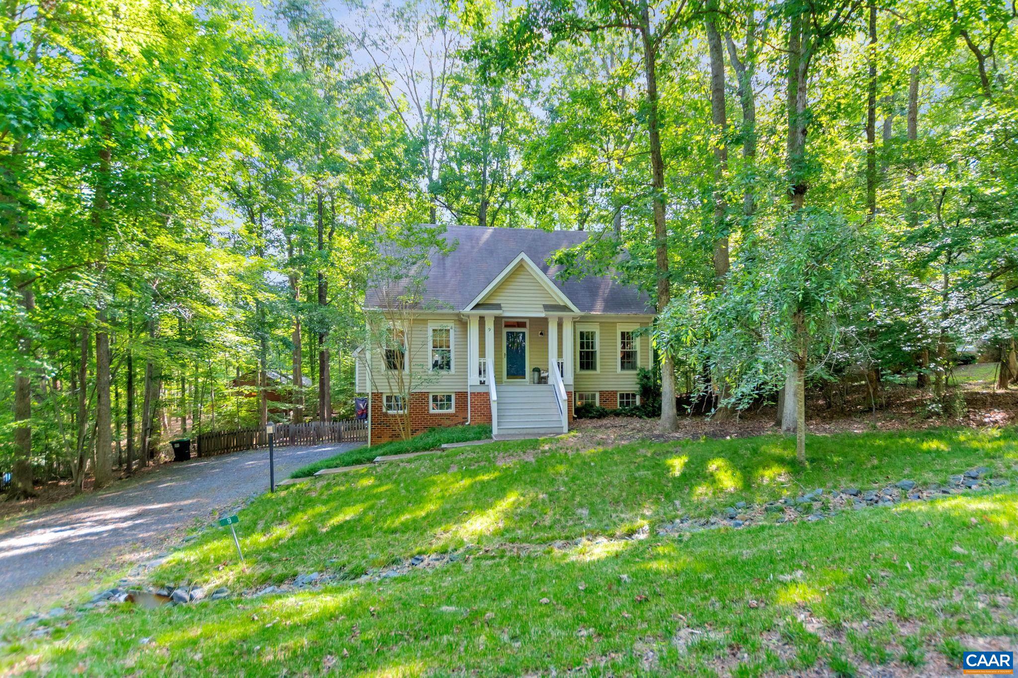 9 COLONIAL RD