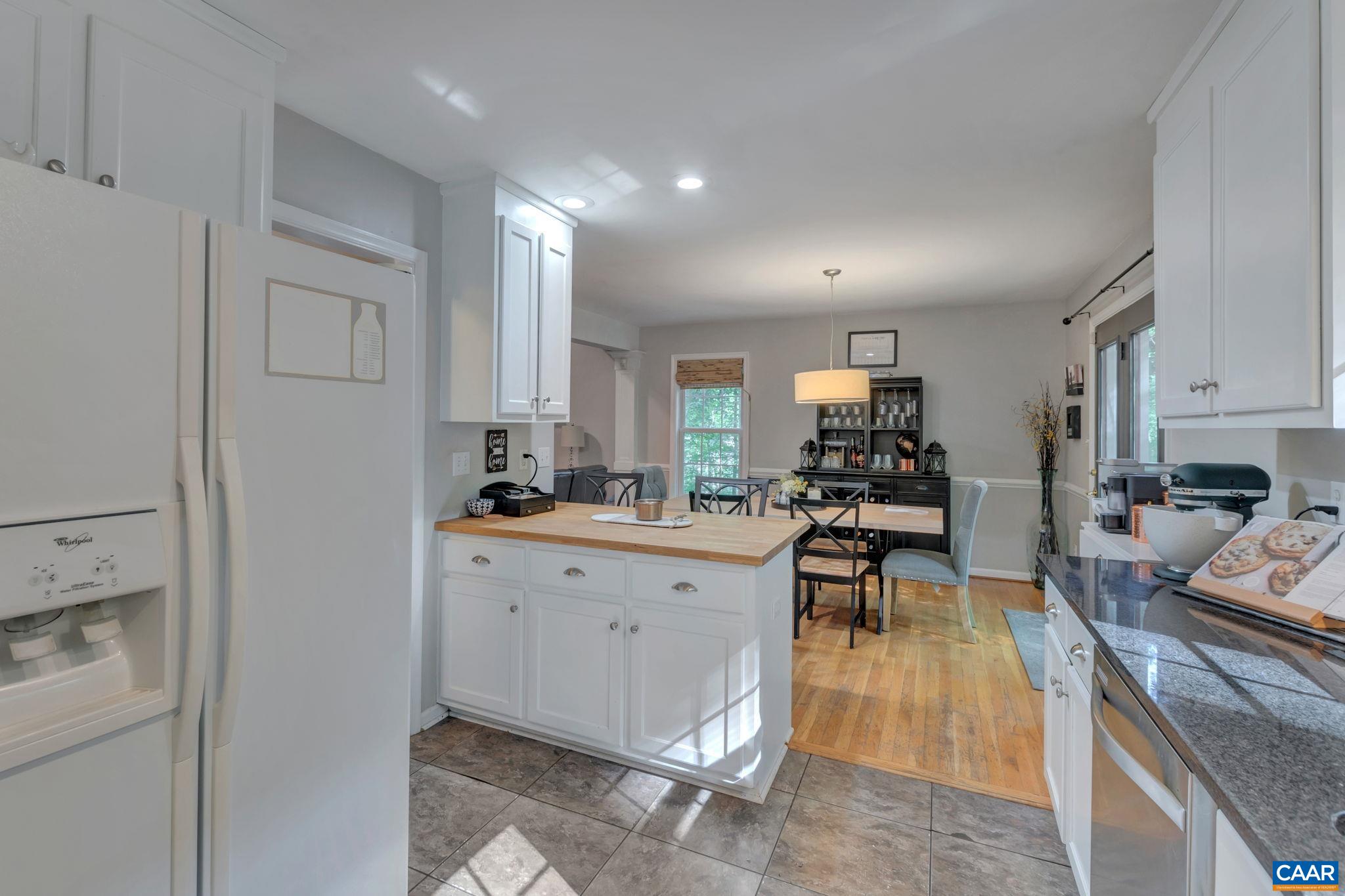 9 COLONIAL RD