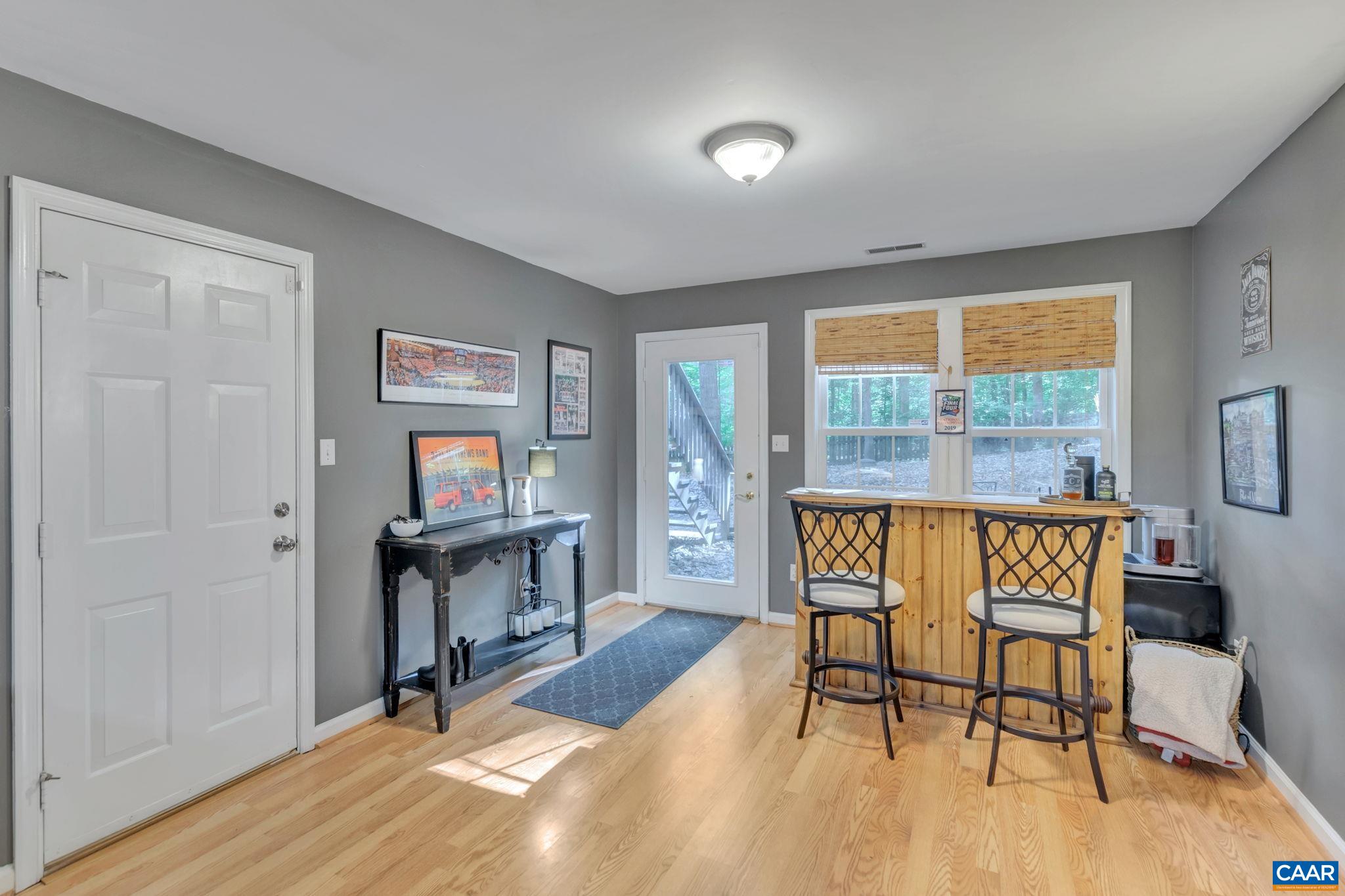 9 COLONIAL RD