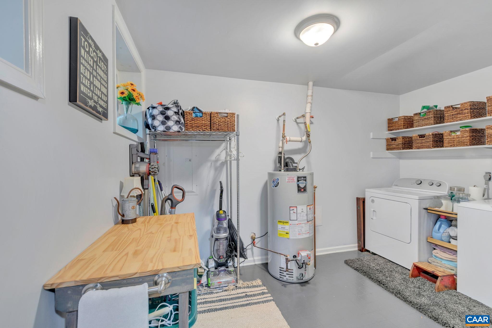 9 COLONIAL RD