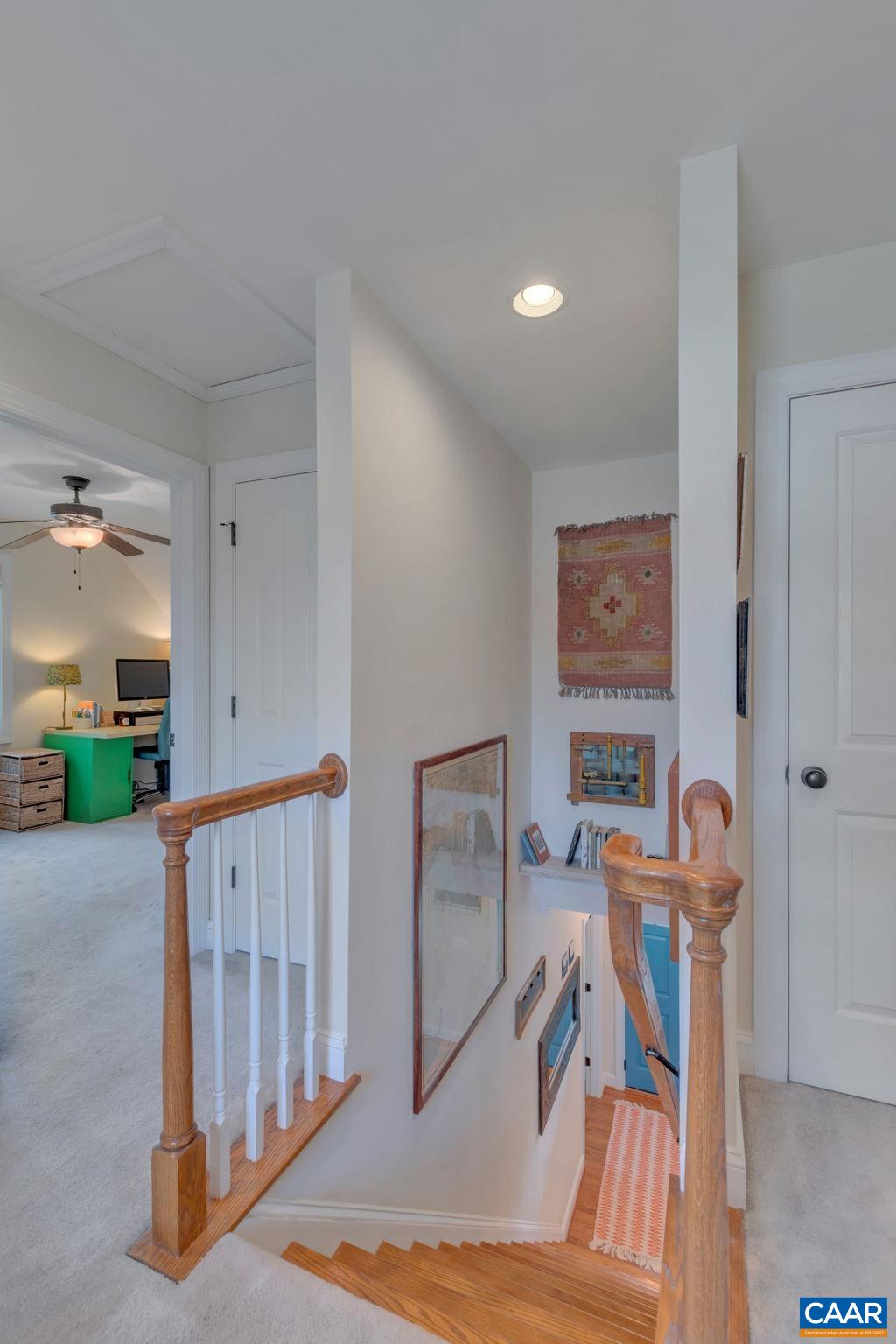 1012 LOCUST LN