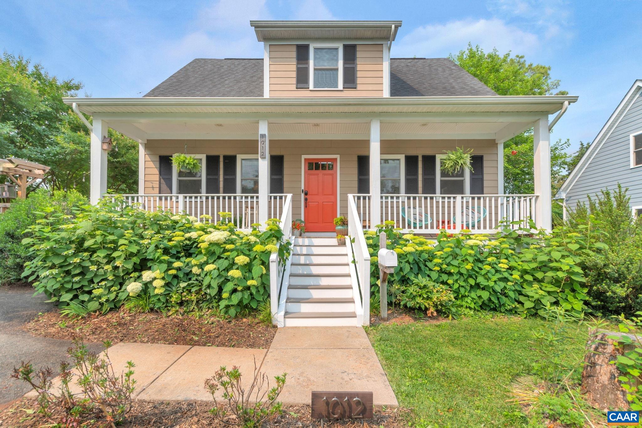 1012 LOCUST LN