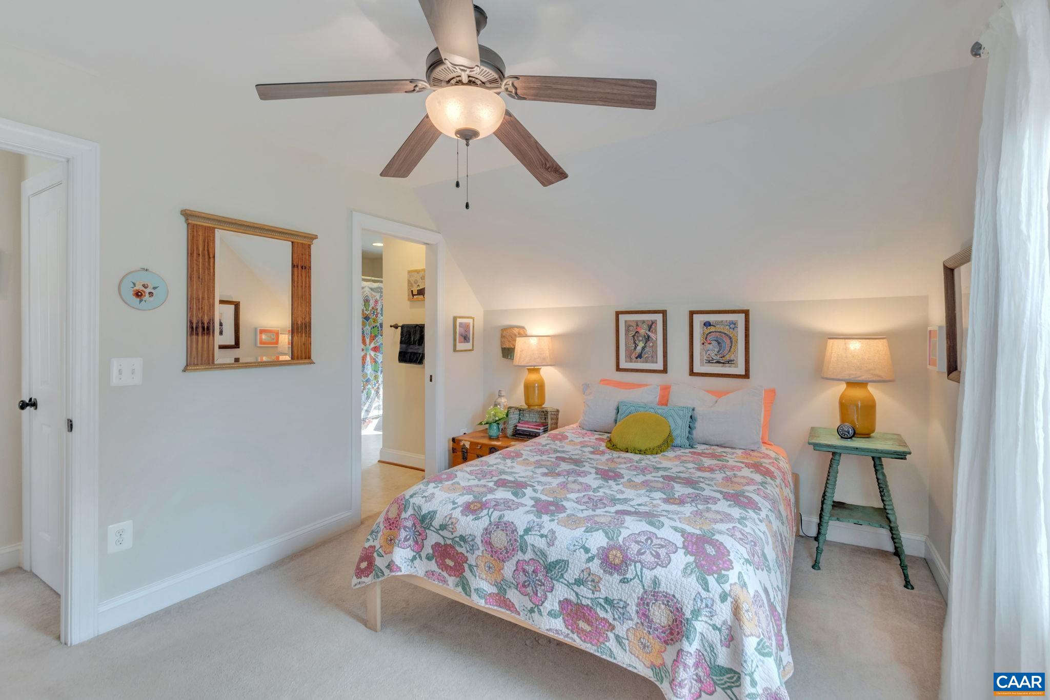 1012 LOCUST LN