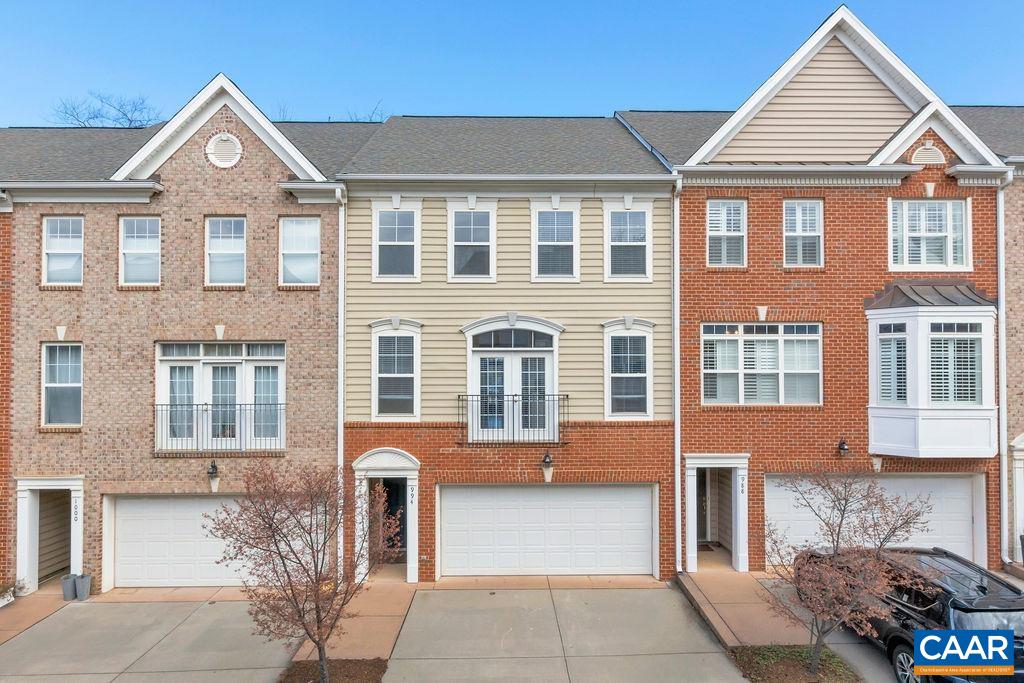 994 GLENWOOD STATION LN
