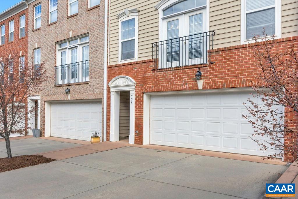 994 GLENWOOD STATION LN