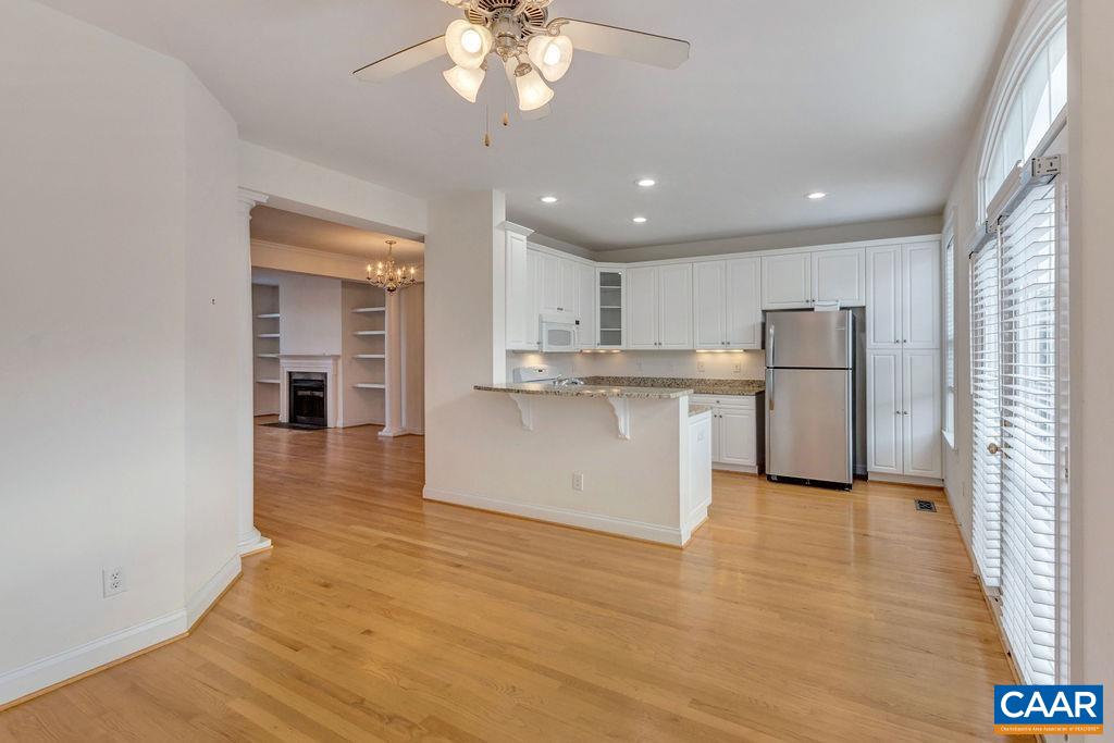 994 GLENWOOD STATION LN