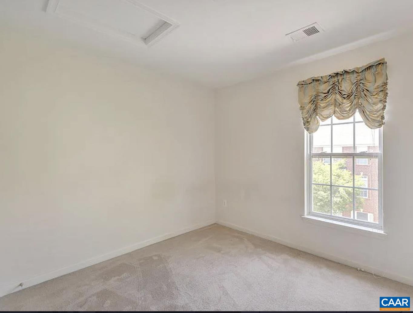 916 BING LN