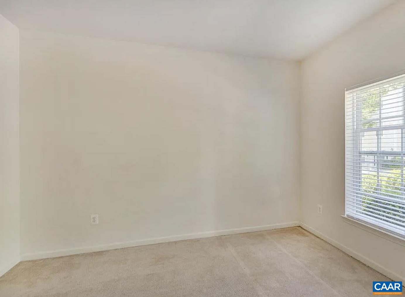 916 BING LN