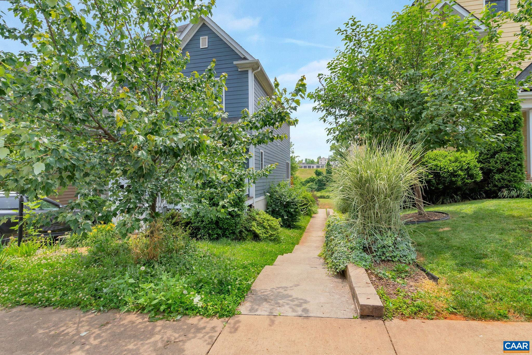 113 BLINCOE LN