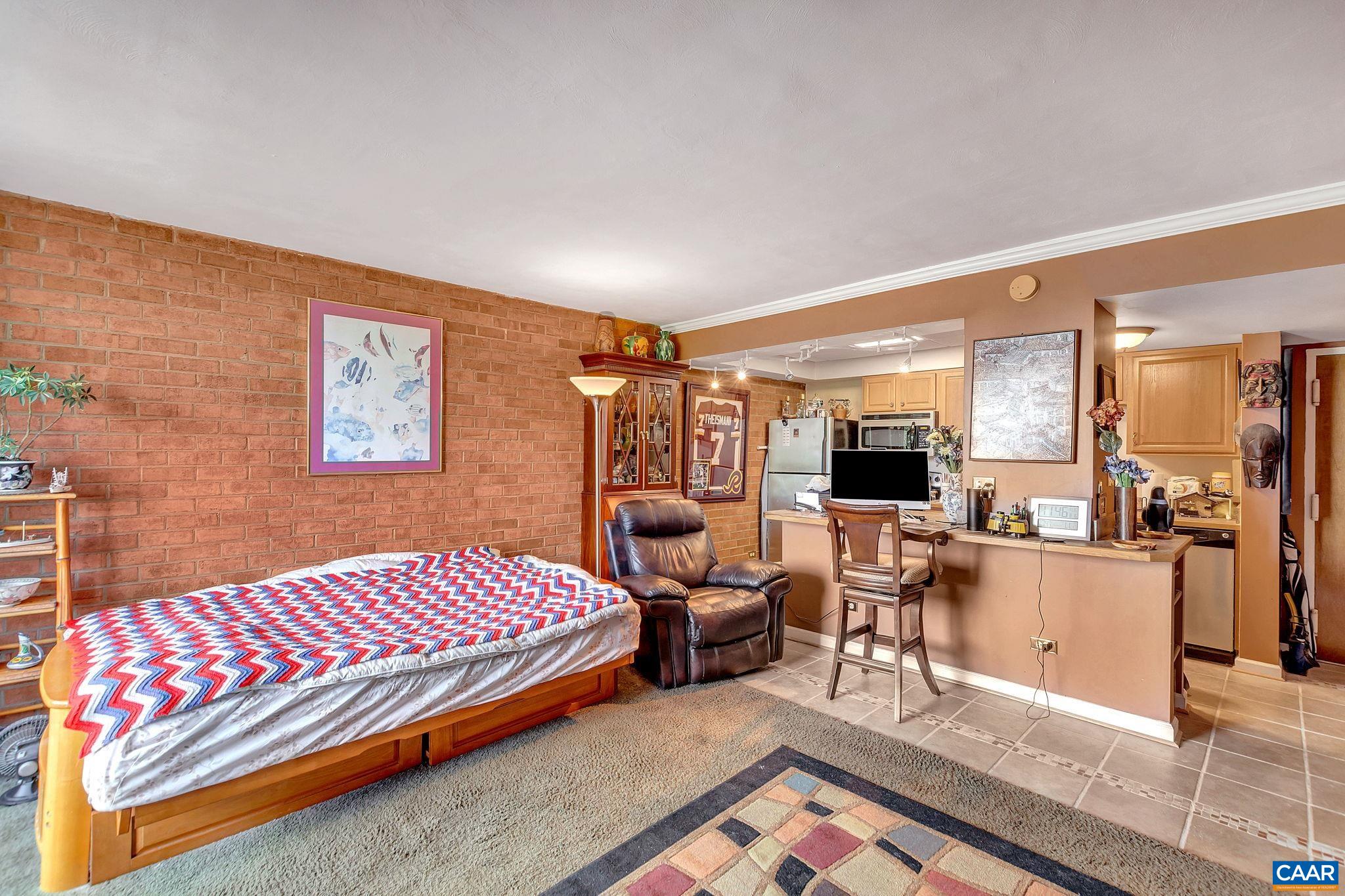 1800 JEFFERSON PARK AVE Unit: 903