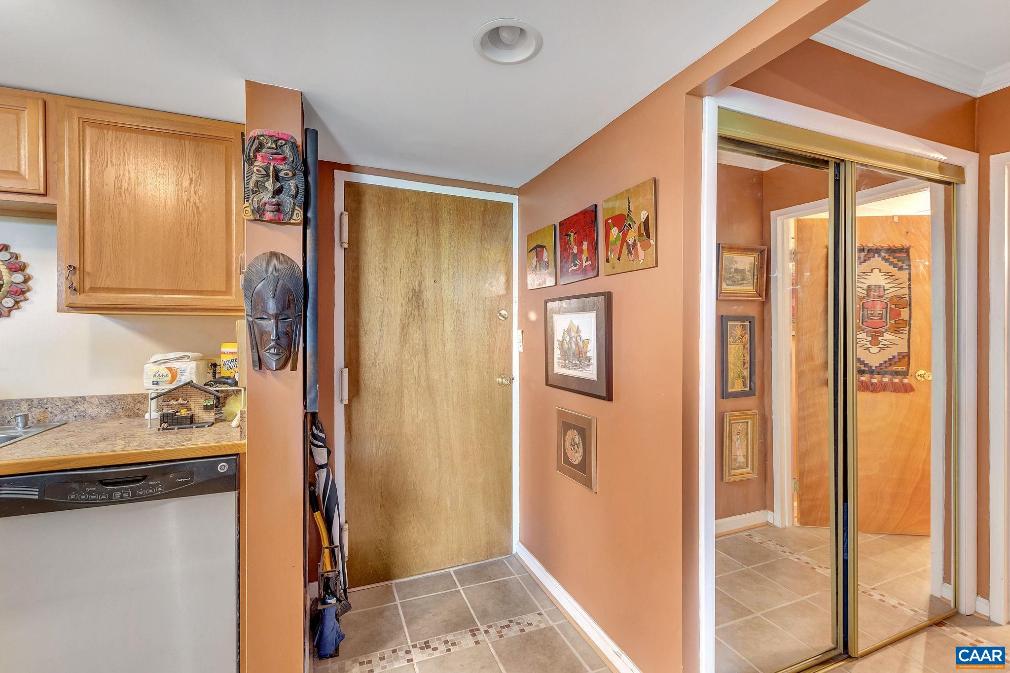1800 JEFFERSON PARK AVE Unit: 903