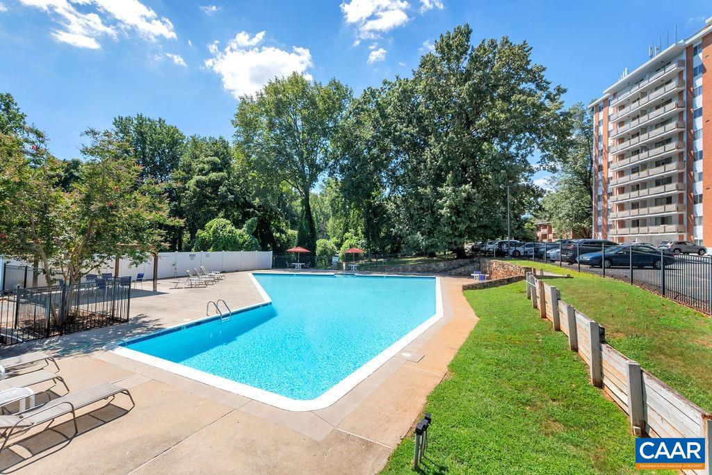 1800 JEFFERSON PARK AVE Unit: 903